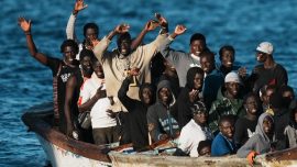 Inmigrantes ilegales llegando a Canarias